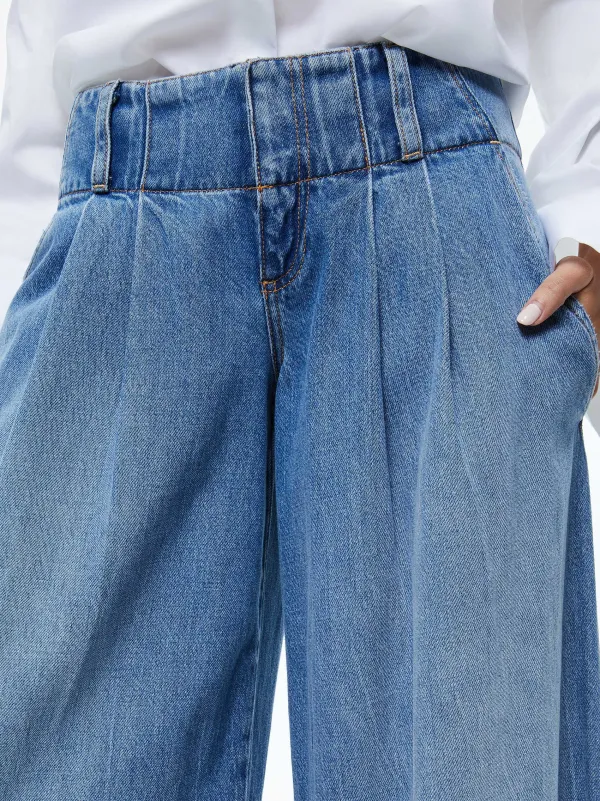 Women Alice and Olivia Anders Low Rise Pleated Jean