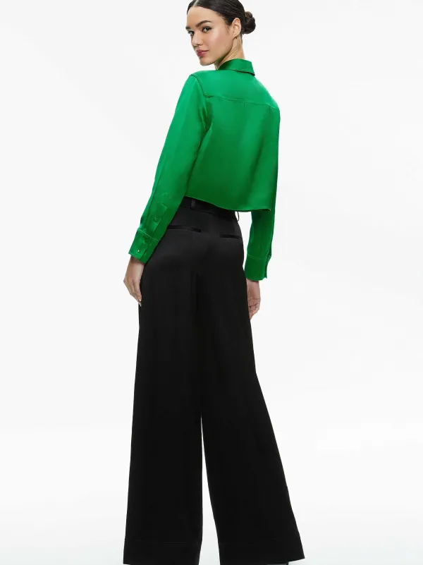 Women Alice and Olivia Leon Cropped Button Down